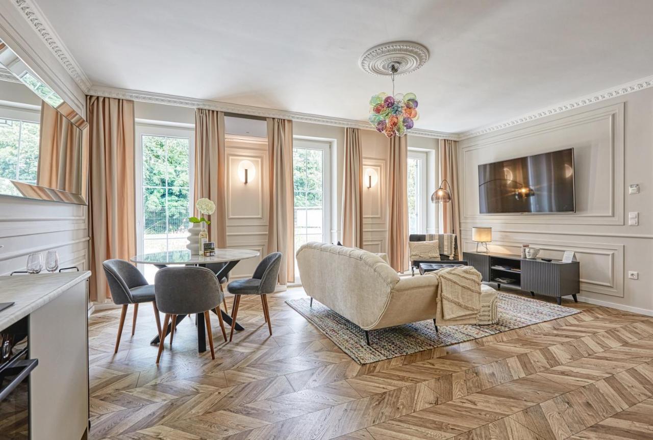 The Doors Luxury Apartment Mosonmagyaróvár エクステリア 写真