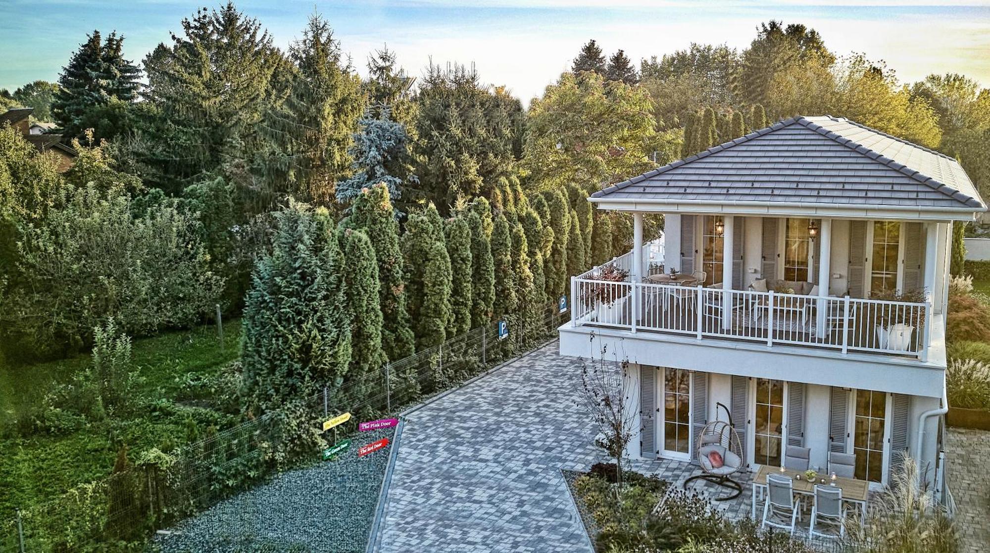 The Doors Luxury Apartment Mosonmagyaróvár エクステリア 写真
