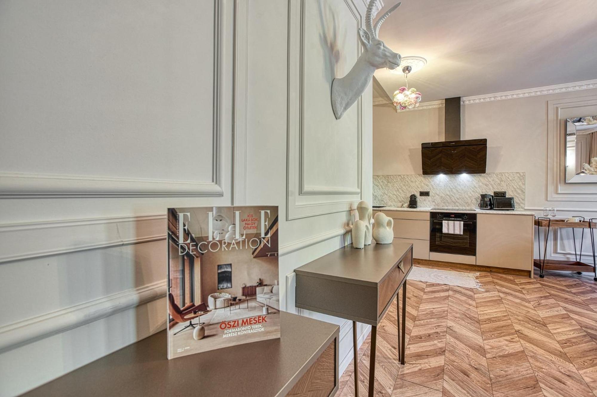 The Doors Luxury Apartment Mosonmagyaróvár エクステリア 写真