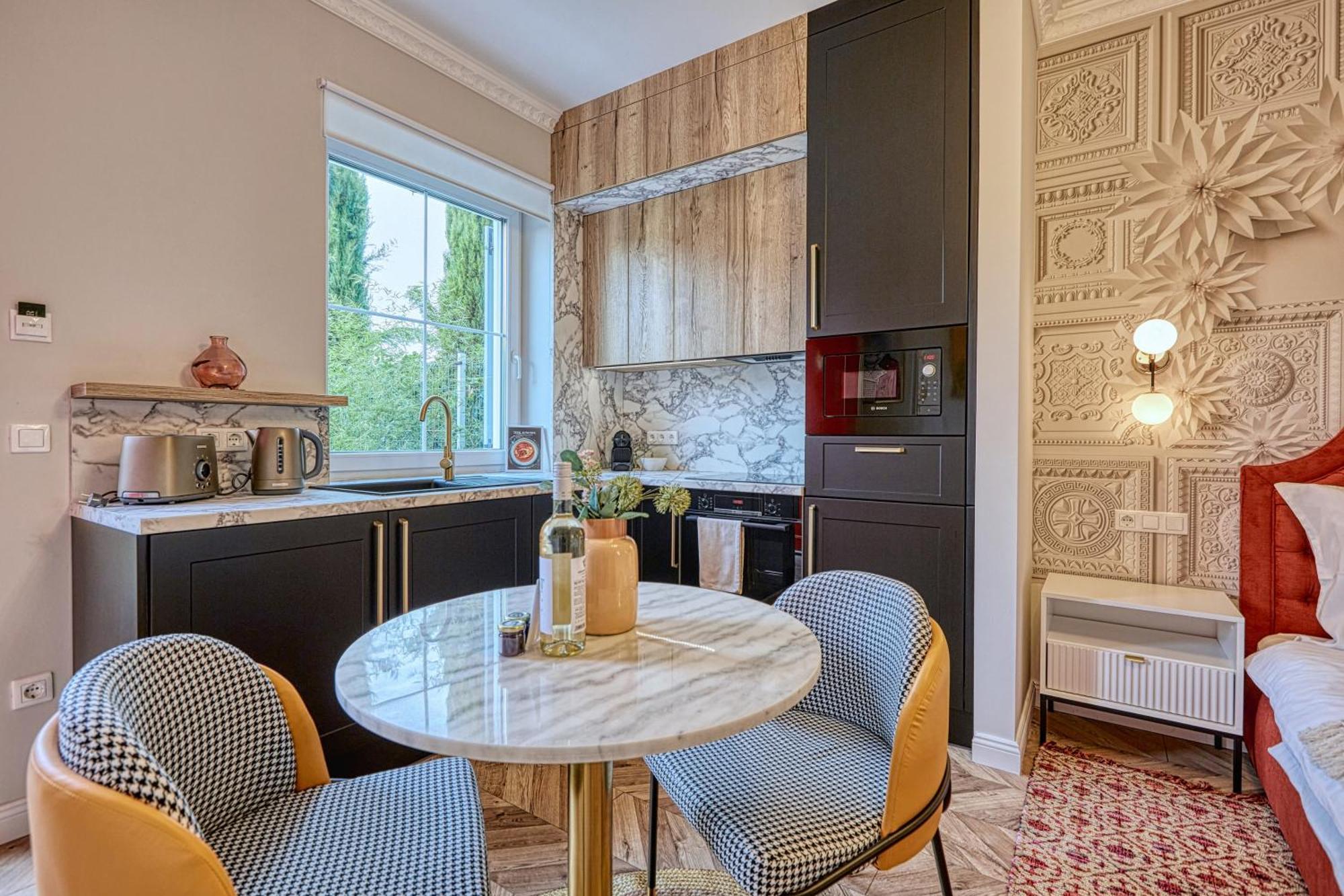 The Doors Luxury Apartment Mosonmagyaróvár エクステリア 写真