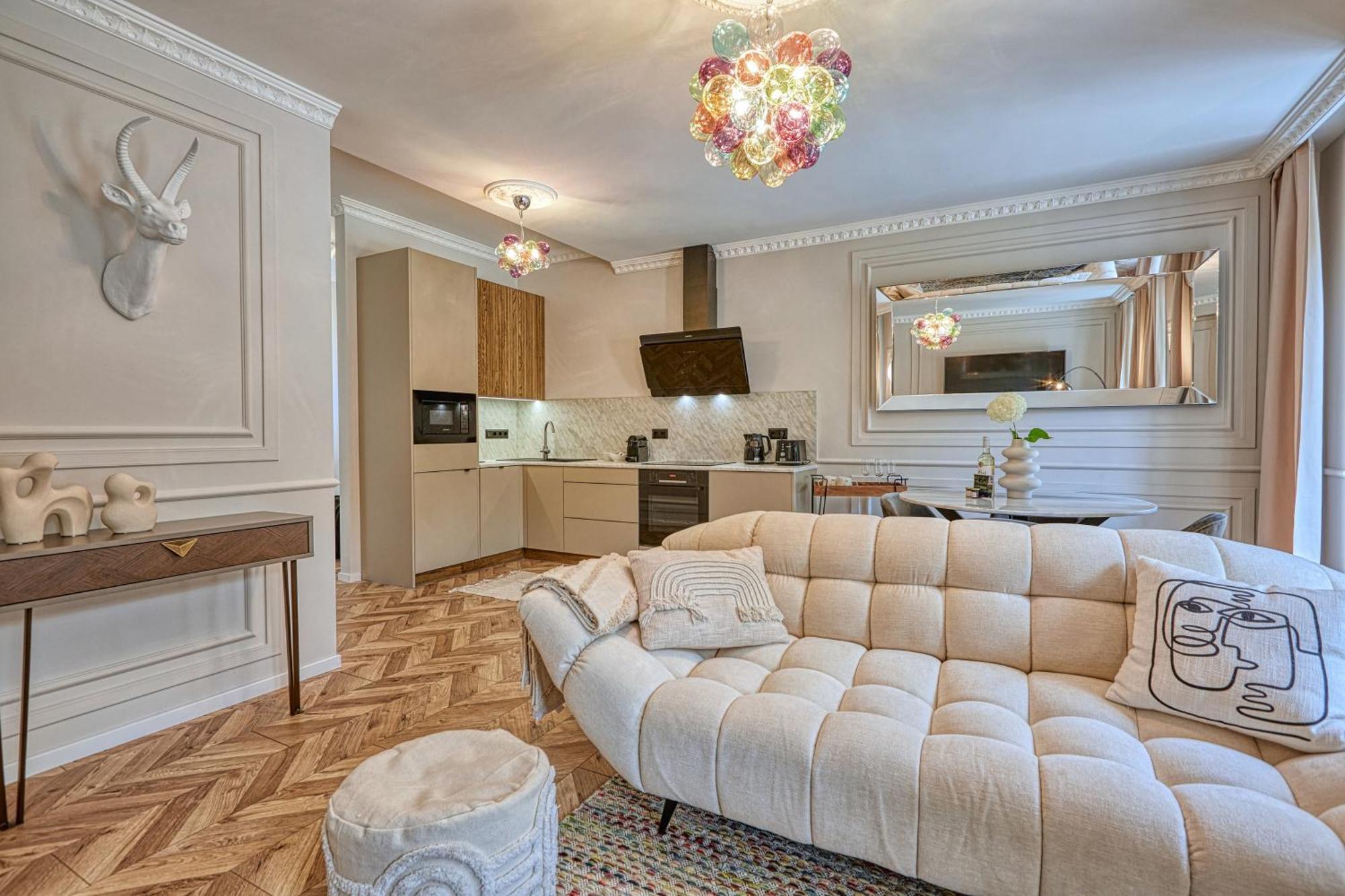 The Doors Luxury Apartment Mosonmagyaróvár エクステリア 写真