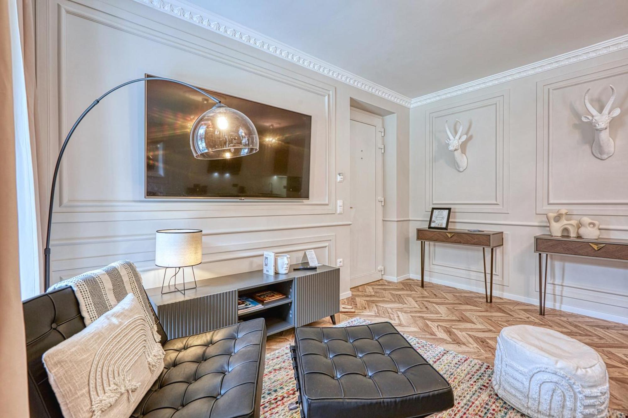 The Doors Luxury Apartment Mosonmagyaróvár エクステリア 写真